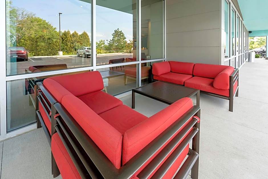 Avid Hotels Milwaukee West Waukesha By IHG