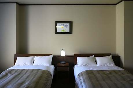 Standard Twin Room -The Main - Non-Smoking