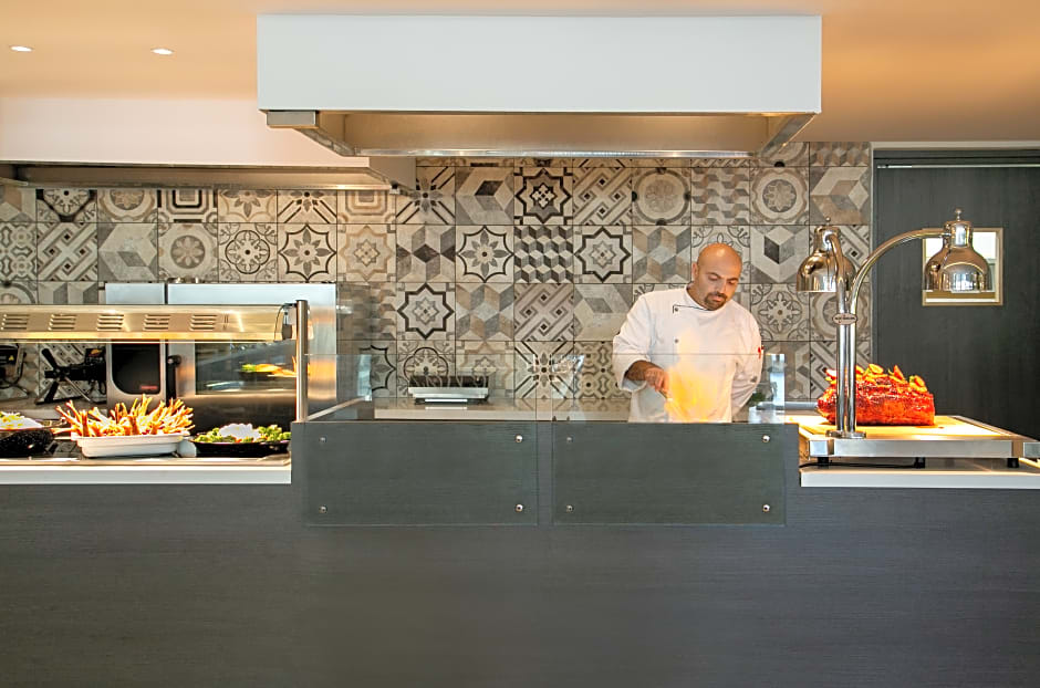 Vangelis Hotel & Suites