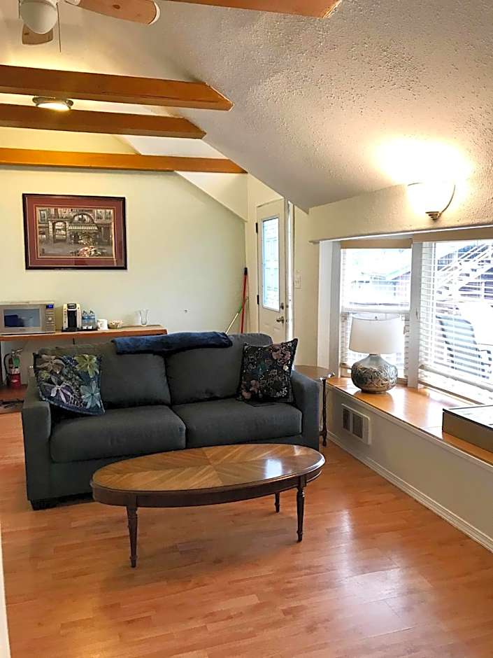 The Surf Lodge and Pub