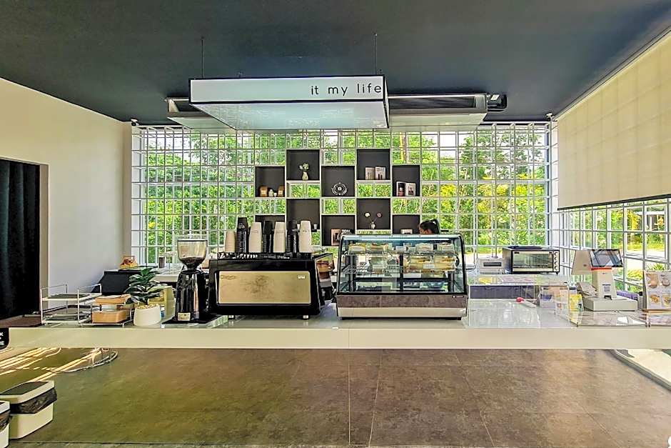 It my life cafe x camp