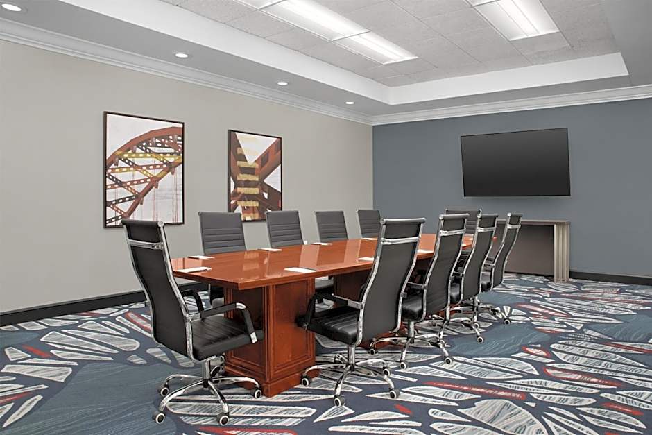 Embassy Suites By Hilton Birmingham / Hoover