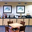 La Quinta Inn & Suites by Wyndham Pasadena