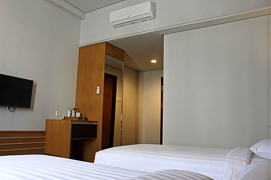 ILLIRA Lite Praya Lombok