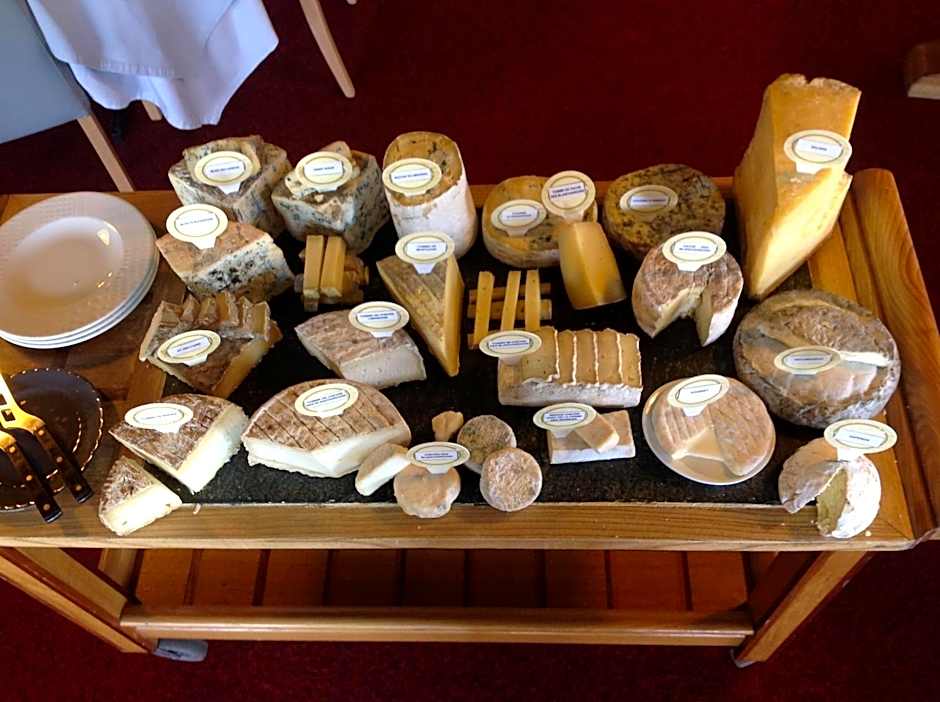 Logis Hotel Restaurant La Tour