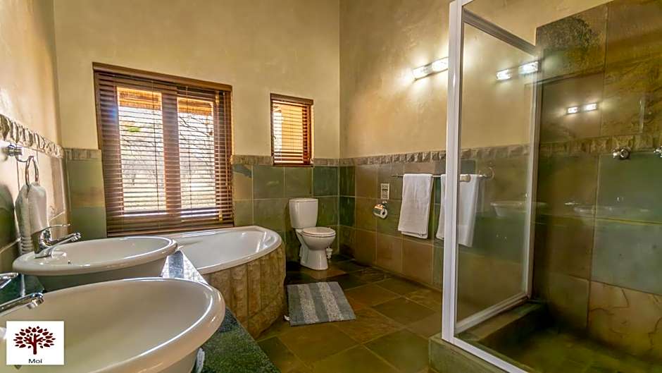 Zebula Golf and Wildlife Estate - Oryx Walkway Pax 16 - Moi Signature Luxury villa