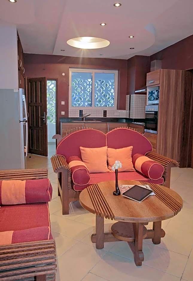 Cowrie Shell Beach Apartments Official
