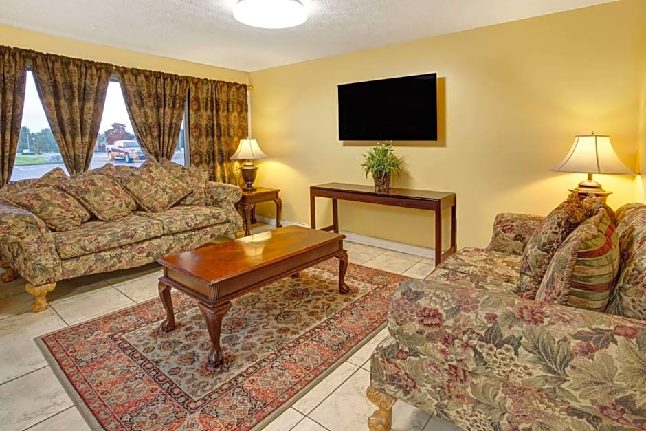 Travelodge by Wyndham Sellersburg