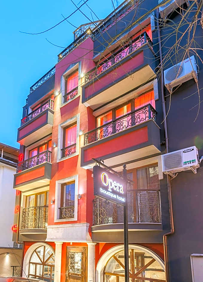 Семеен Хотел Опера