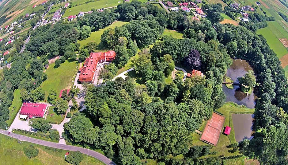 Dwór Ostoia
