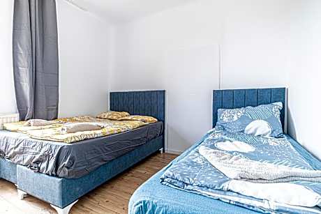 Basic Triple Room with Shared Bathroom