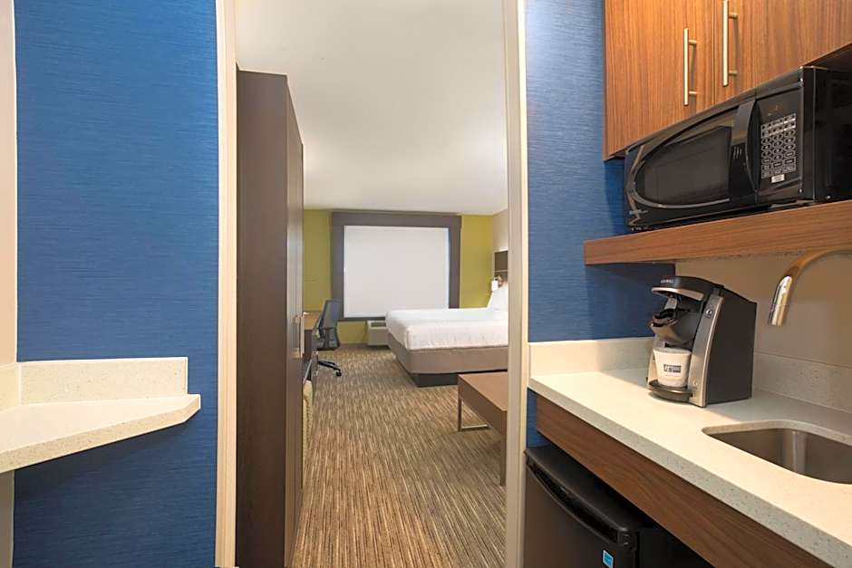 Holiday Inn Express Hotel & Suites Longmont By IHG