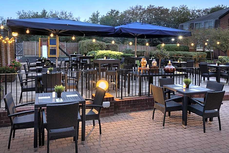 Delta Hotels by Marriott Heathrow Windsor