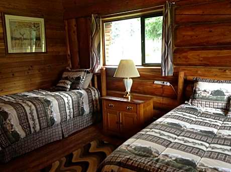 Deluxe Queen Room (1 queen, 1 twin)