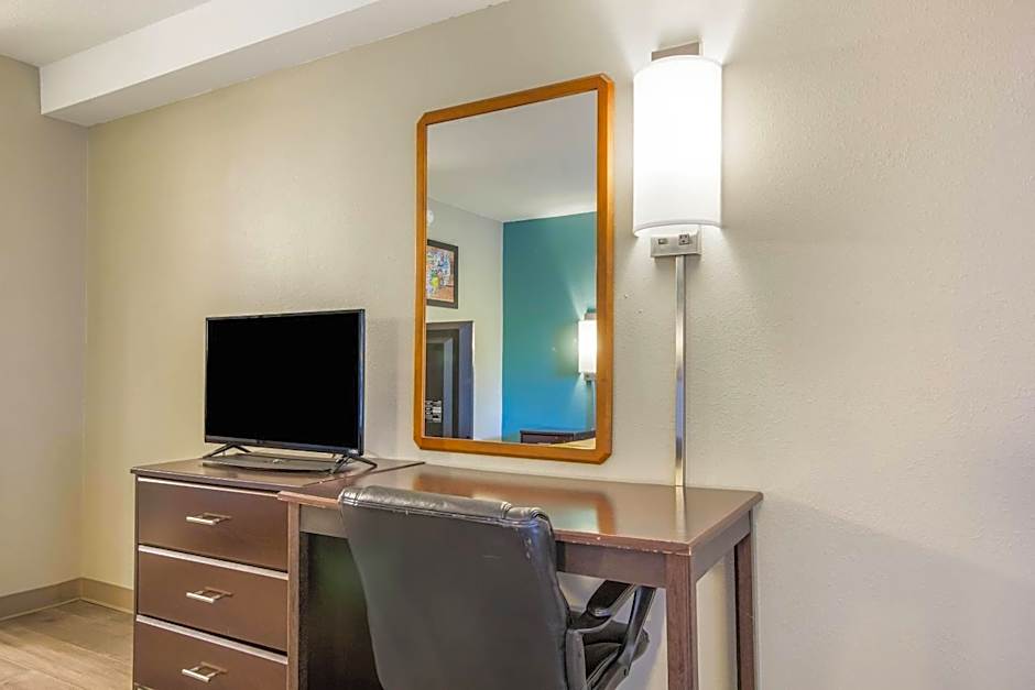 Econo Lodge Inn & Suites Brooks - Louisville South