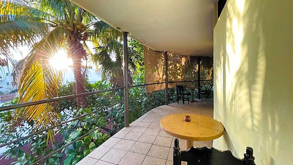 Hotel B&B by Playa del Karma