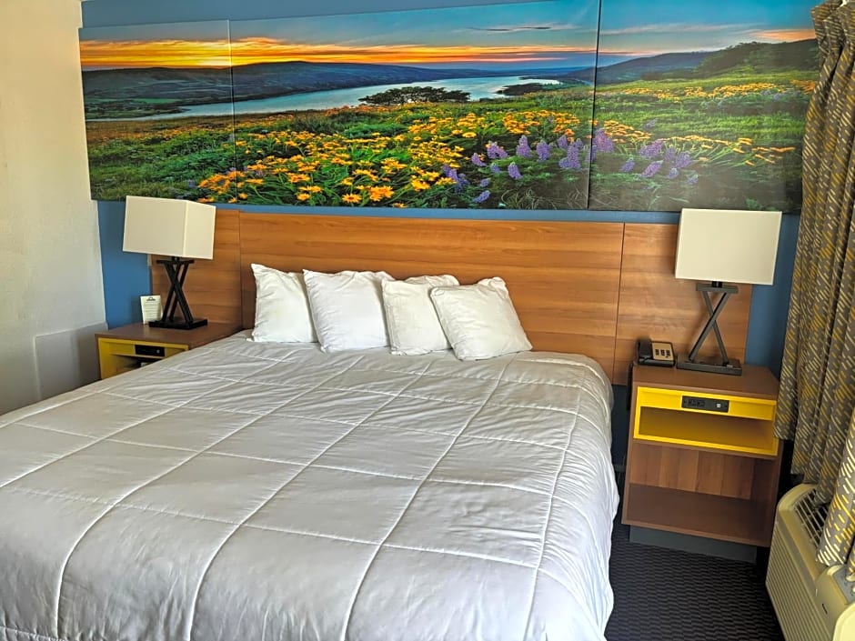 Days Inn & Suites by Wyndham Needles
