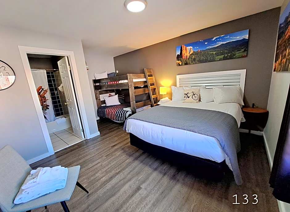 Photo 1 of 5 of Standard Suite