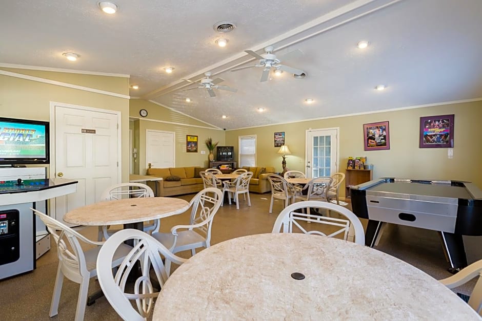 Country Club Villas