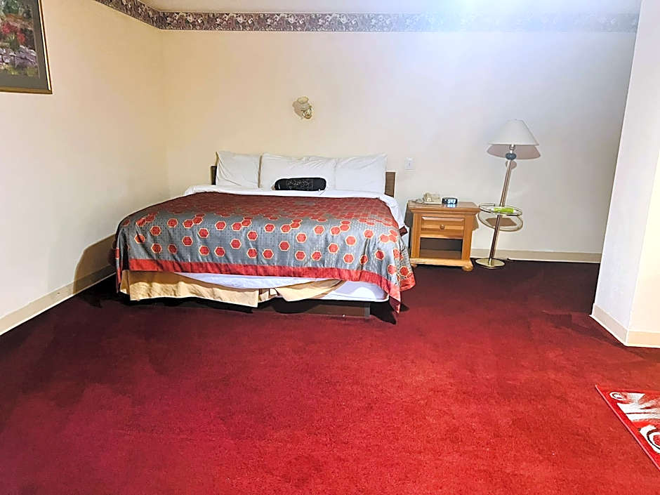 Villa Inn Motel Near Hwy 12 WI Capital O