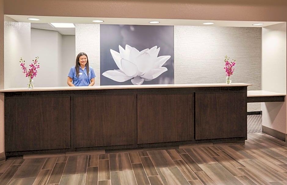 Bloom Hotel