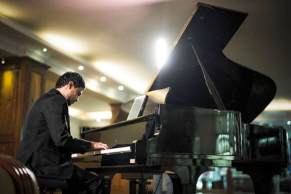 Araliya Green Hills Hotel