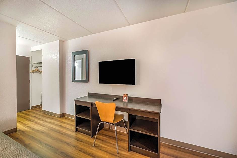 Motel 6 Henderson, Tx