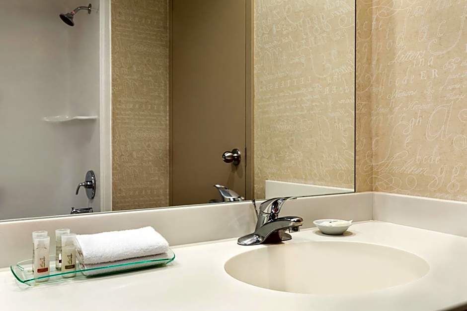 Grand Hotel & Conference Centre Calgary Airport, an Ascend Collection Hotel