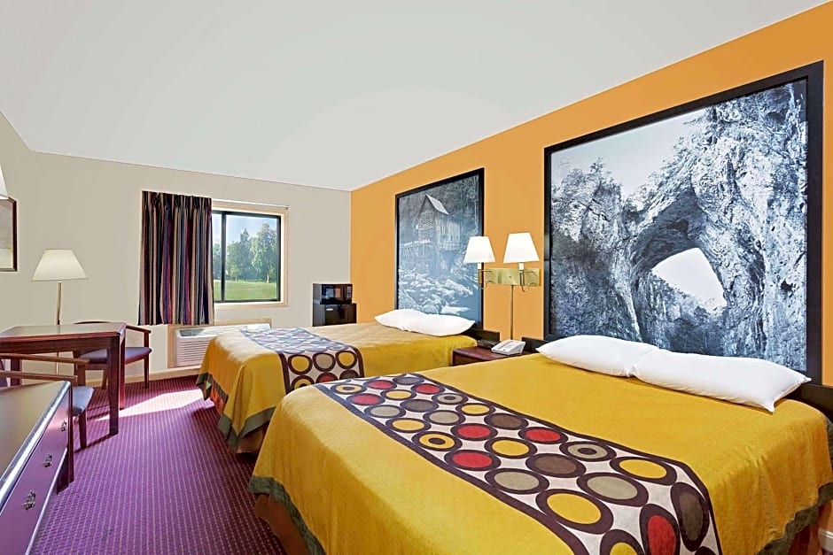 Super 8 by Wyndham Hillsville