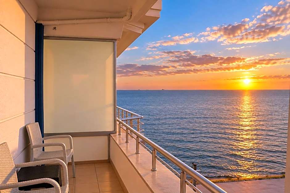 Grand Koru Hotel Beach
