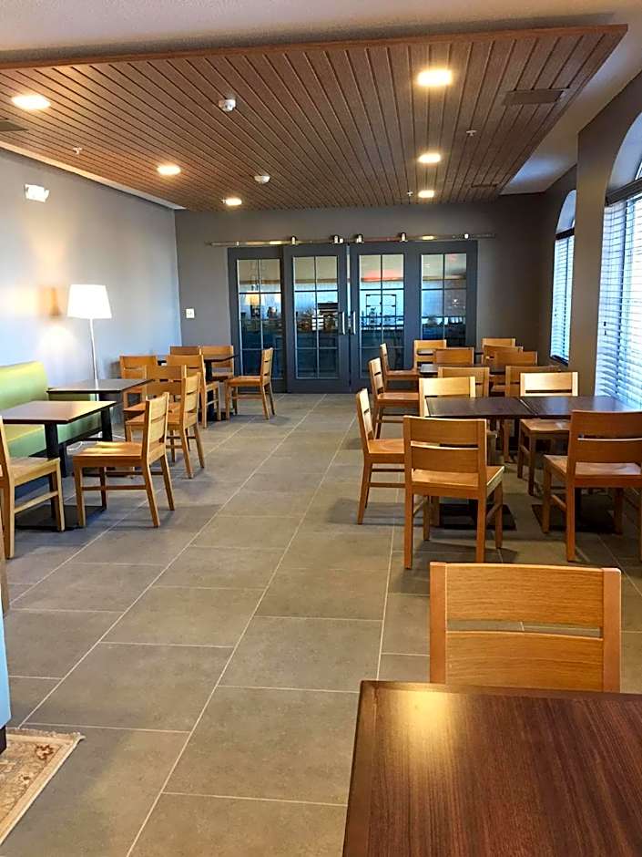 Country Inn & Suites by Radisson, Novi, MI