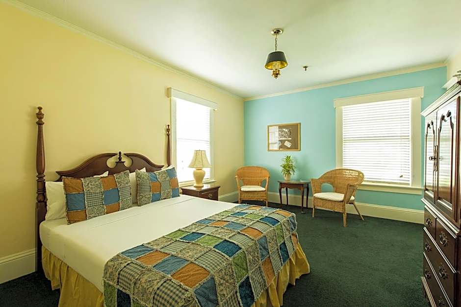 Photo 1 of 4 of 1 Queen Bed