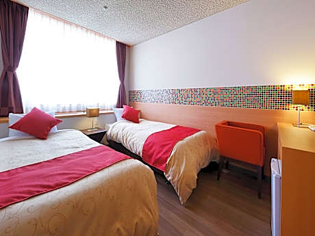 Twin Room with No View - Non-Smoking