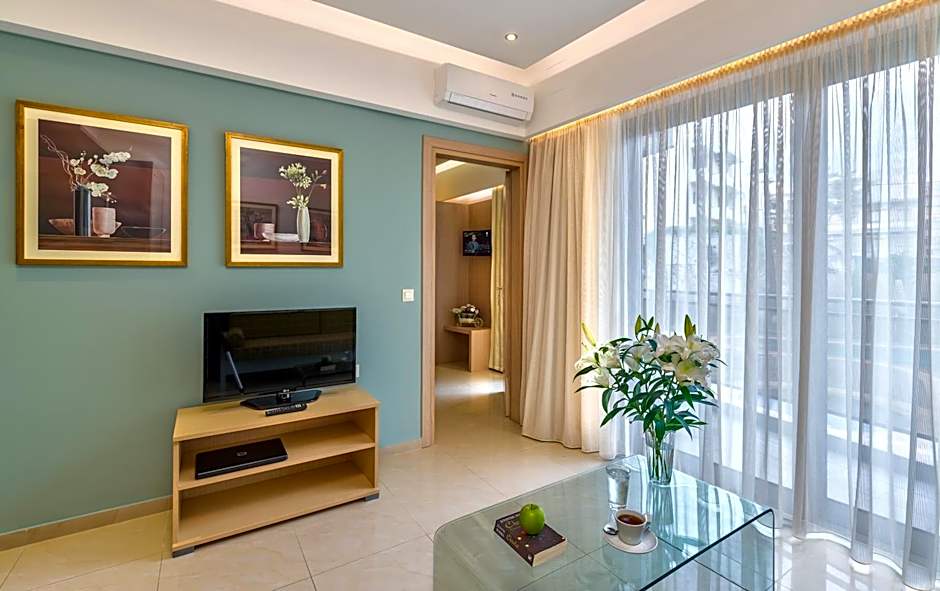 Leonidas Hotel & Apartments