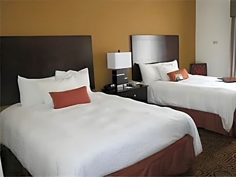 Queen with 2 Queen Beds - Non-Smoking