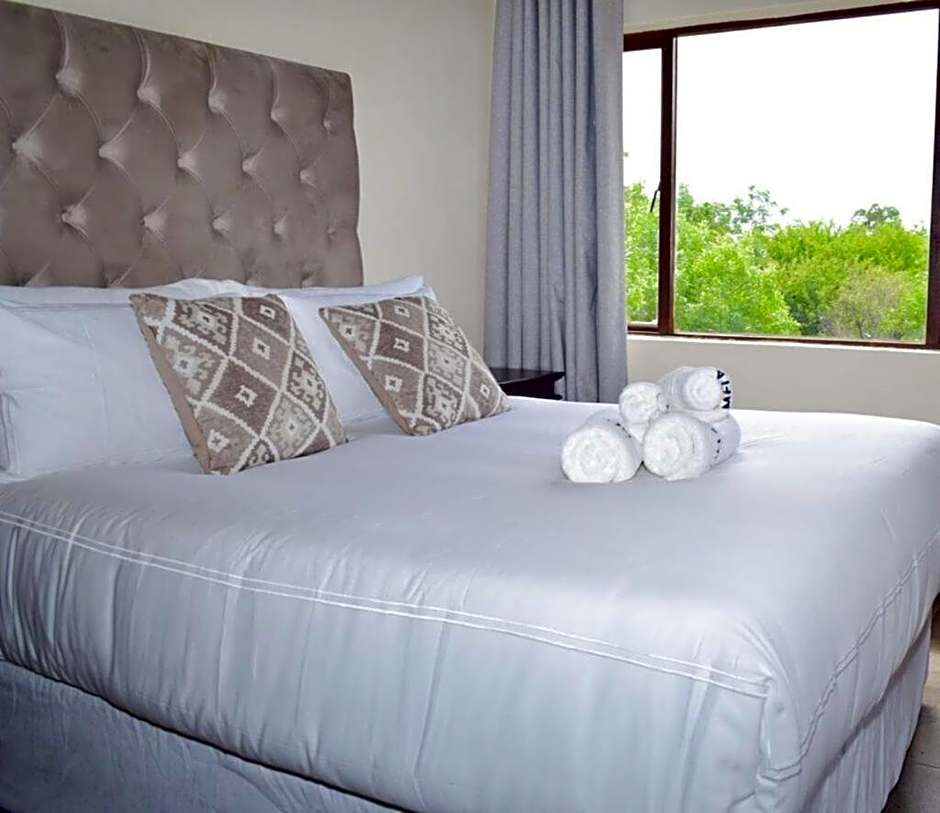 Mela Luxury Game Lodge