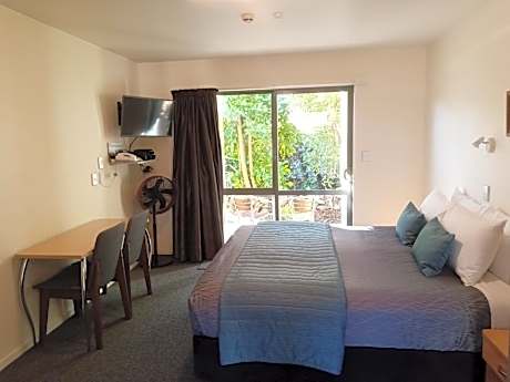 King Room with Garden View