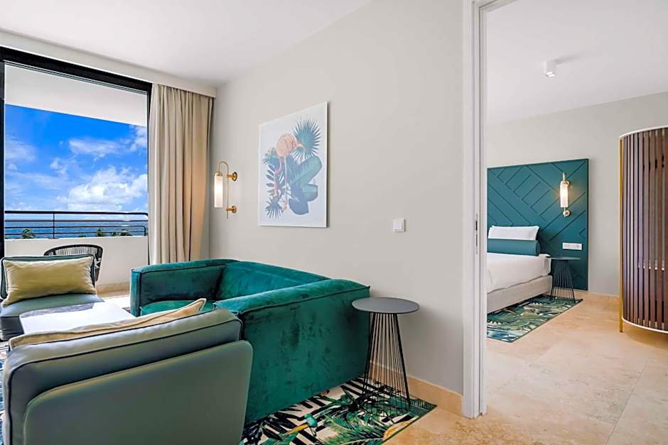 Photo 1 of 6 of 1 King Bed Suite, Ocean View