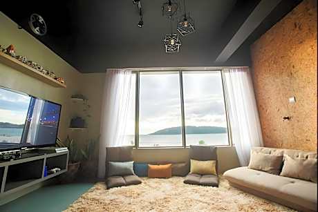 Homy Seafront Hostel