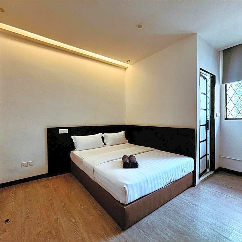 THE DAILY HOTEL