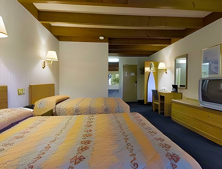 Knights Inn Liberty