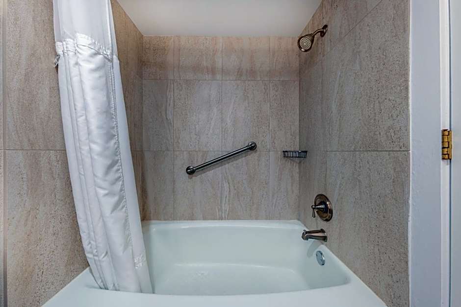 Raintree's Park Plaza Park City
