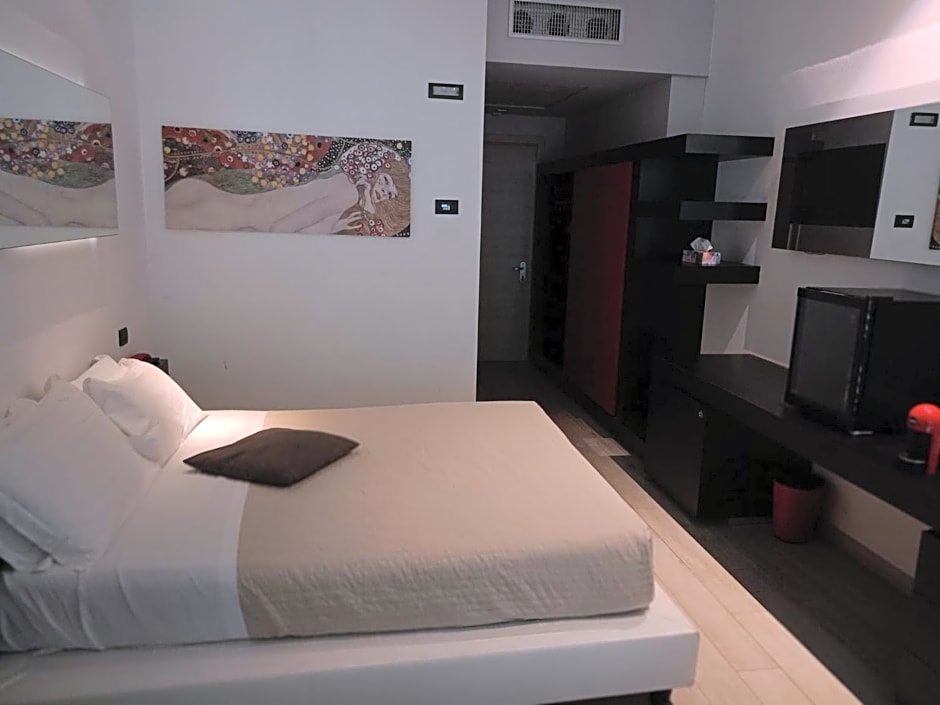 Blue Shades Hotel
