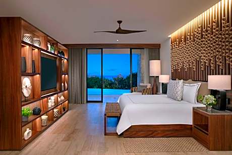 Preferred Club Master Suite Ocean Front