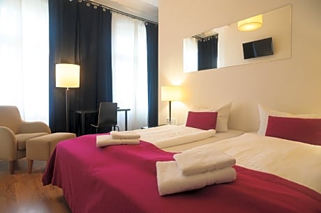 Twin Room with Private Bathroom