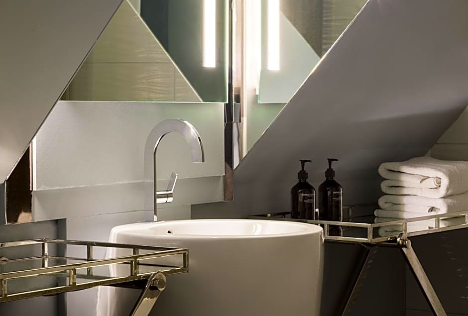 New Hotel REPUBLIQUE