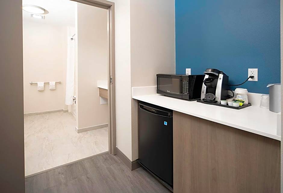 Holiday Inn Express Hotel & Suites Indianapolis - East By IHG