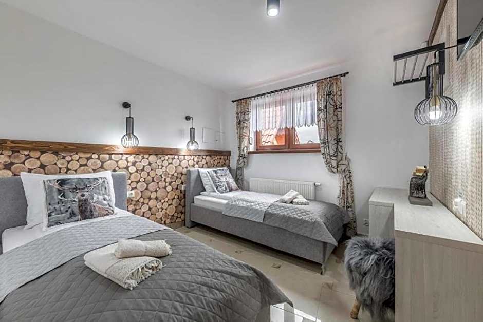 Biały Jeleń z basenem i jacuzzi