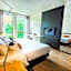 Five Hotel
