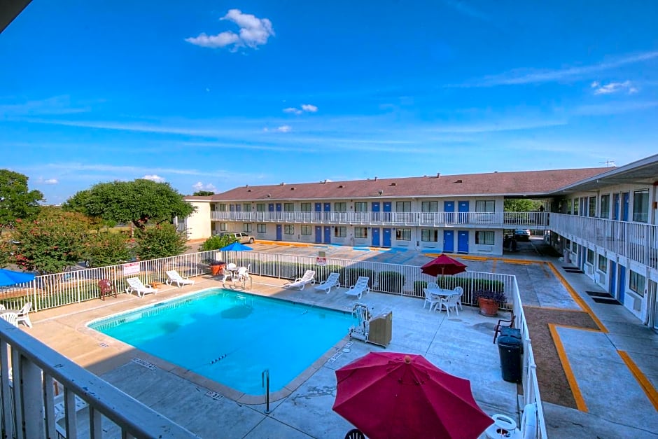 Motel 6 San Antonio, Tx Six Flags Fiesta TX - La Cantera Area